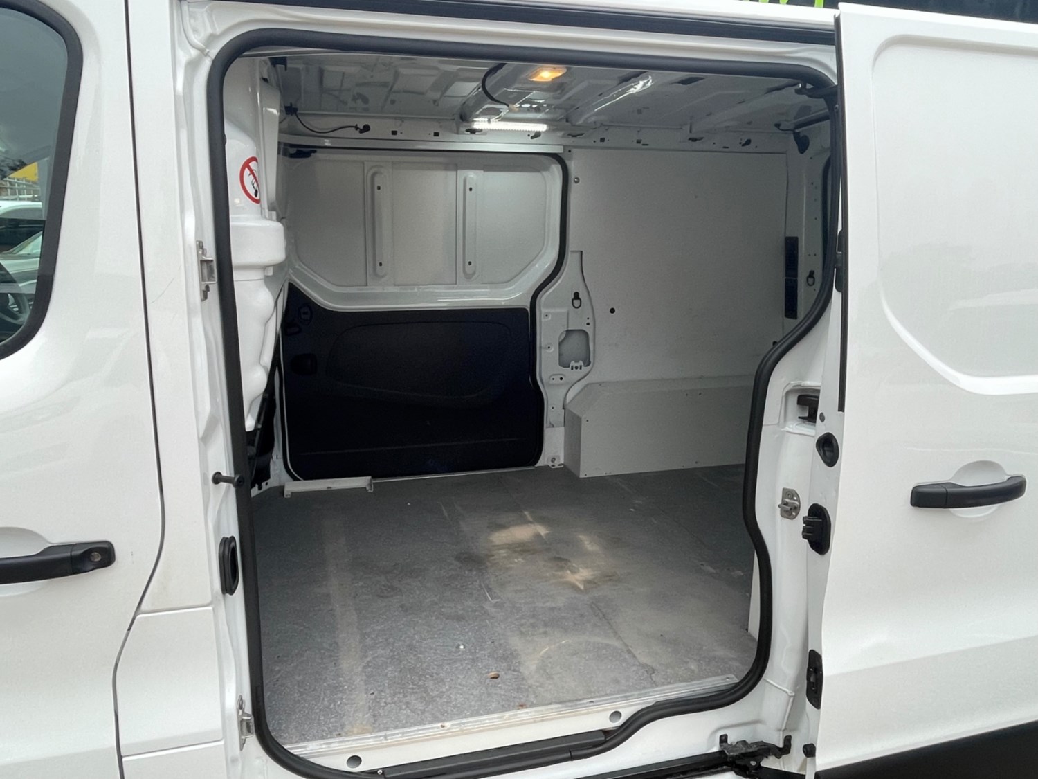 Vauxhall Vivaro Listing Image