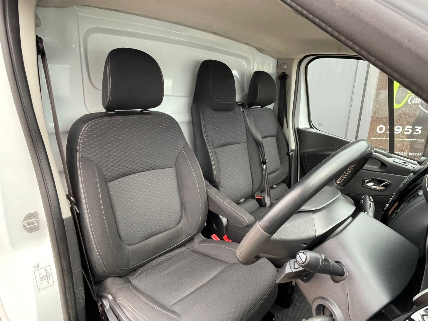 Vauxhall Vivaro Listing Image