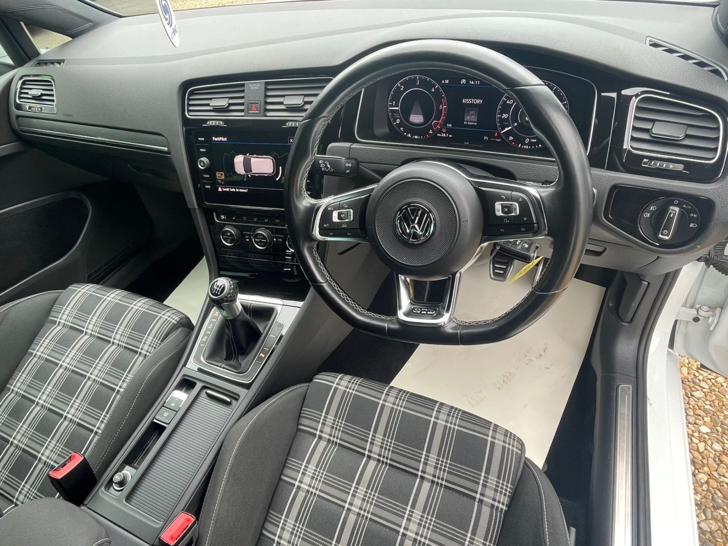 Volkswagen Golf Listing Image