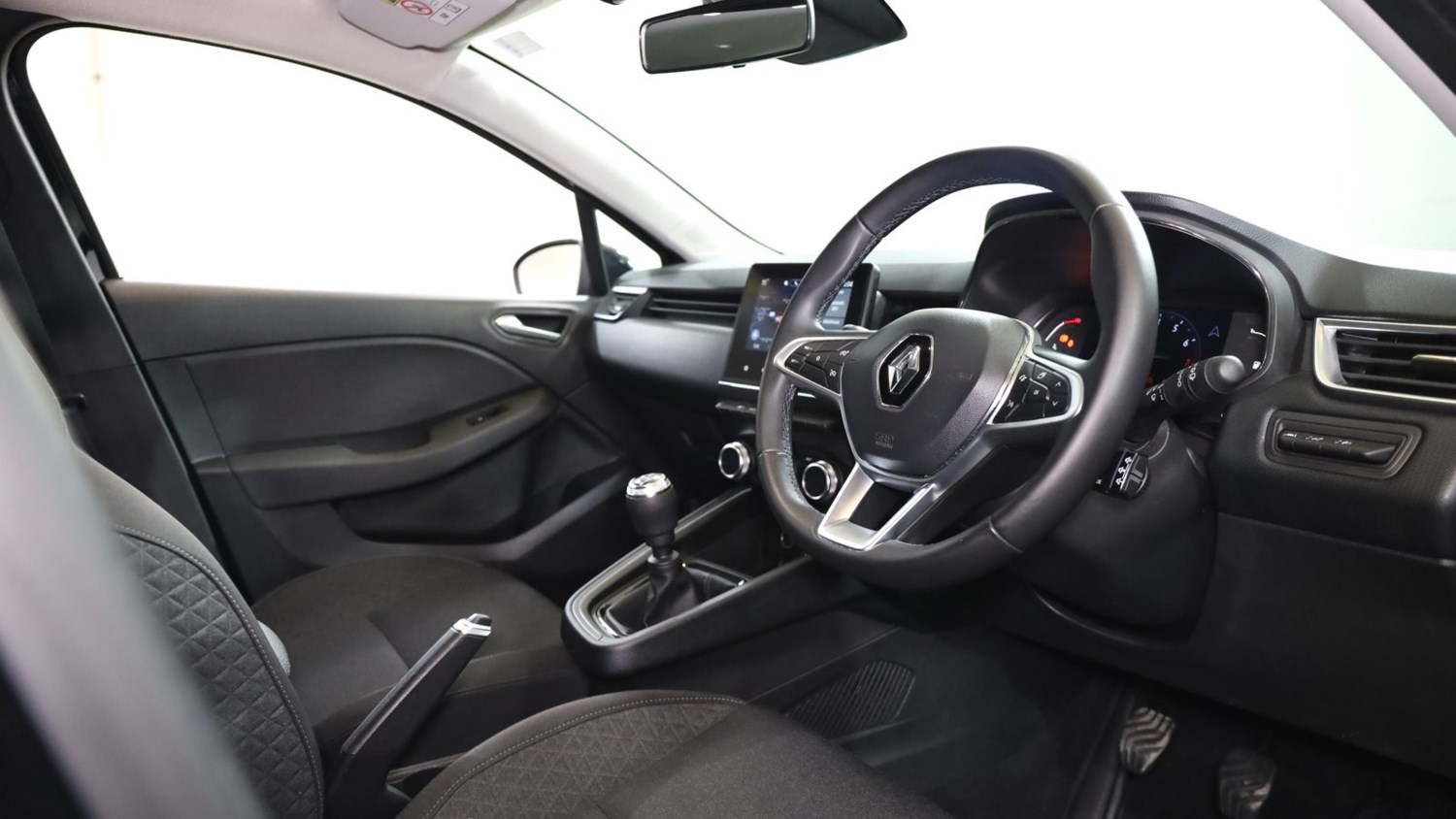 Renault Clio Listing Image