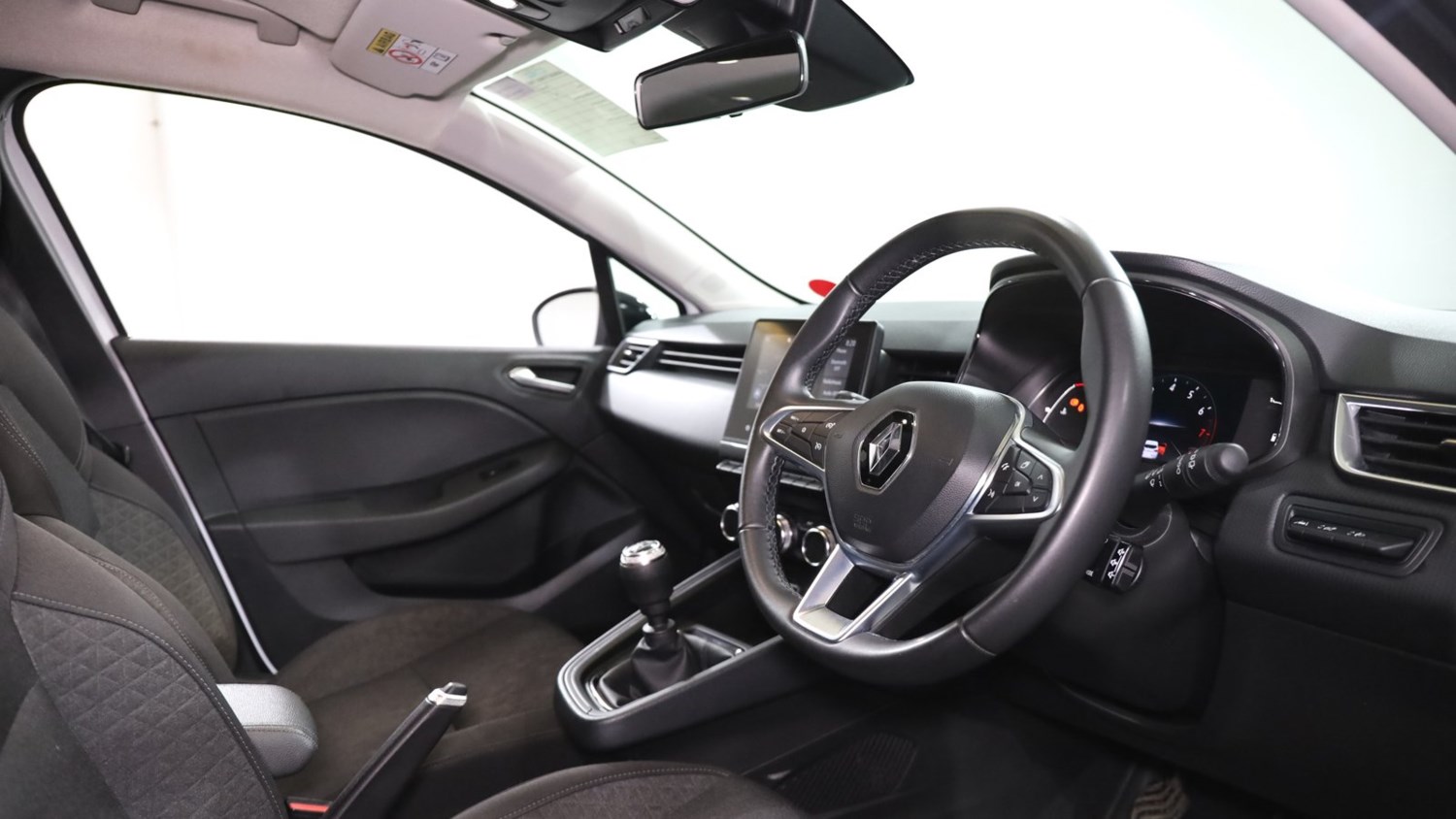 Renault Clio Listing Image