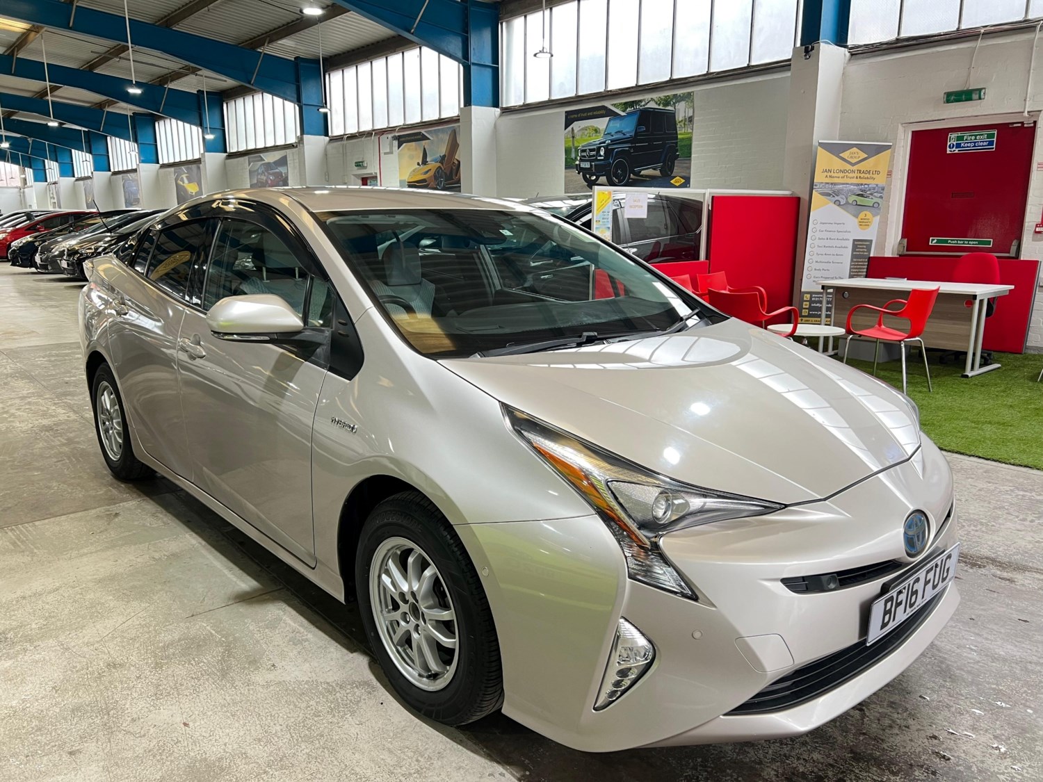 Toyota Prius Listing Image