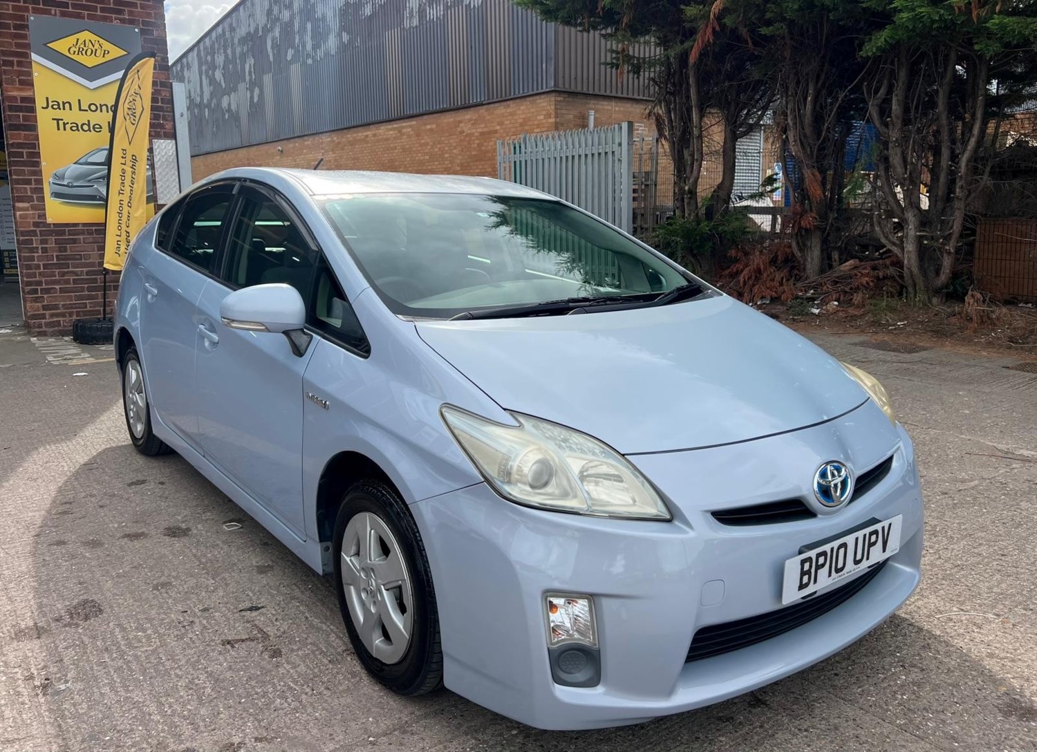 Toyota Prius Listing Image