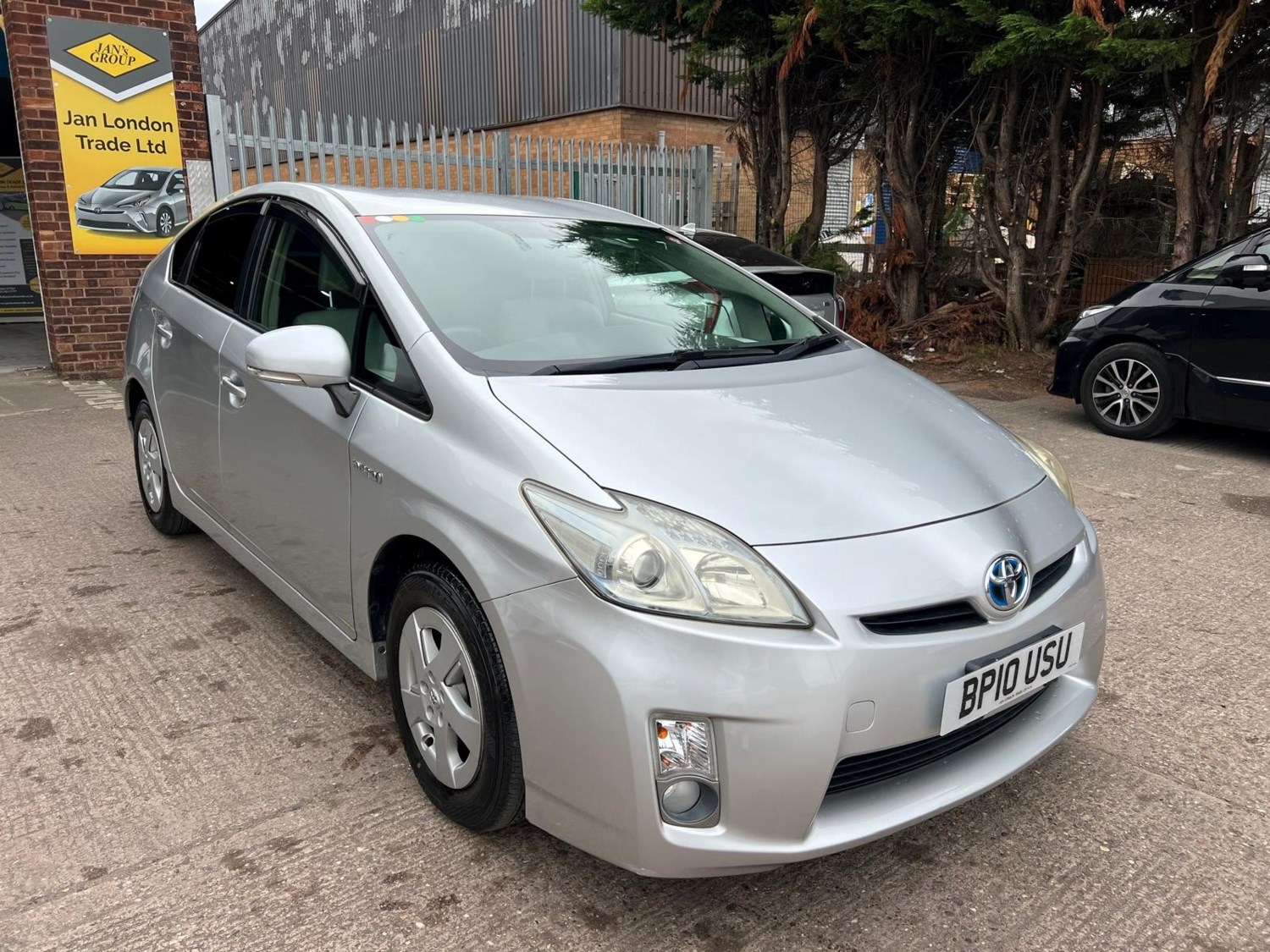 Toyota Prius Listing Image