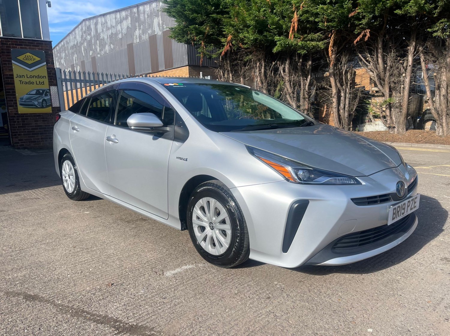 Toyota Prius Listing Image