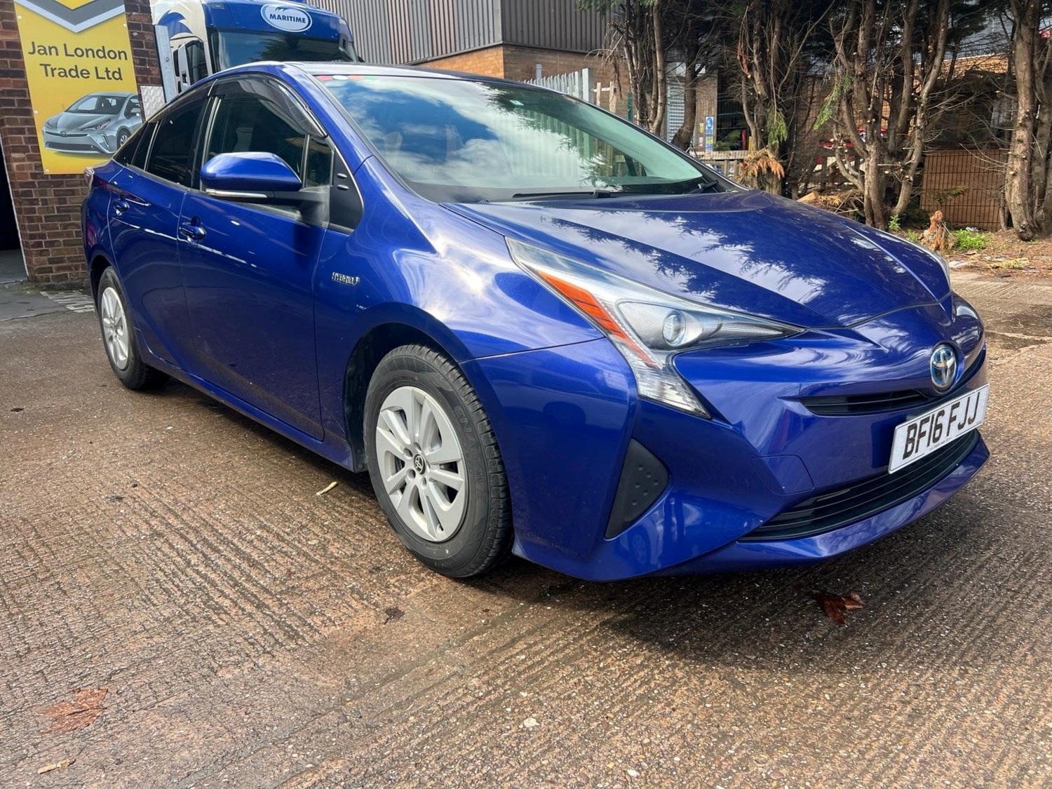 Toyota Prius Listing Image