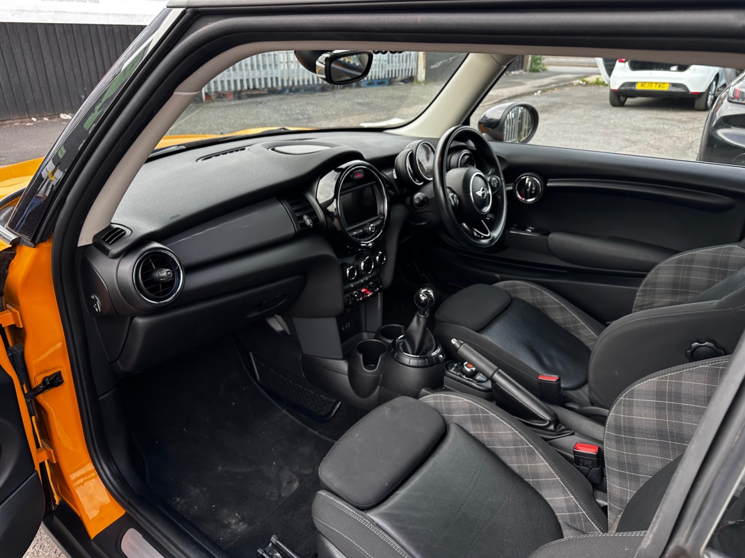 MINI Hatch Listing Image