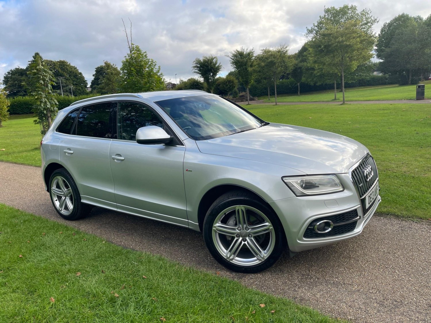 Audi Q5 Listing Image