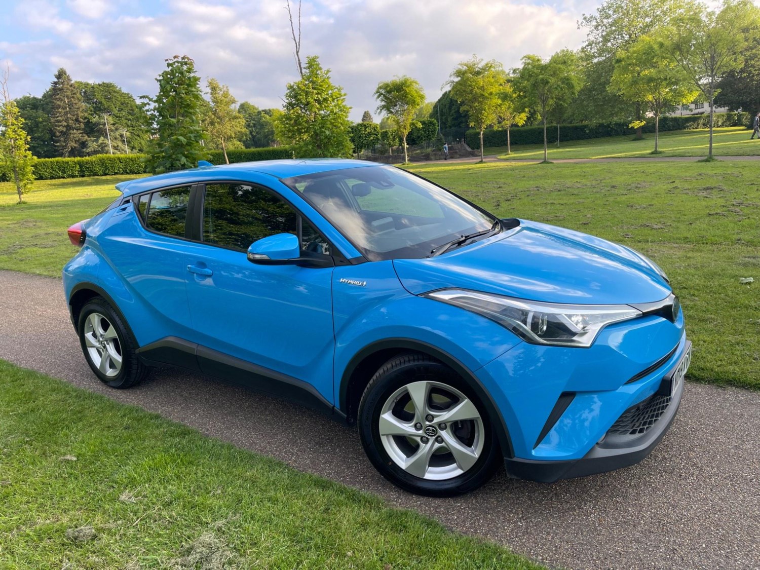 Toyota C-HR Listing Image