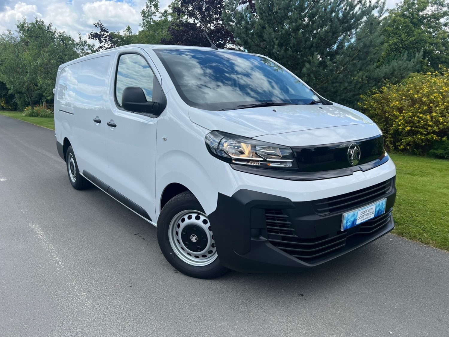 Vauxhall Vivaro Listing Image