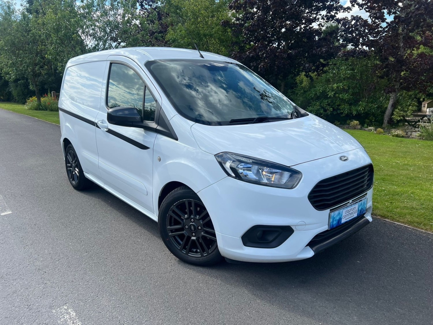 Ford Transit Courier Listing Image