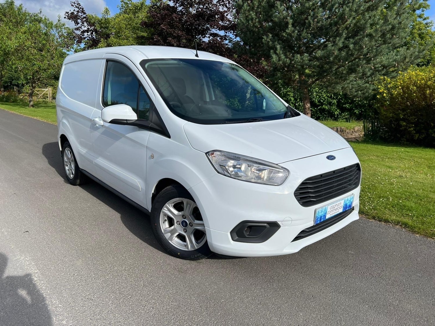 Ford Transit Courier Listing Image