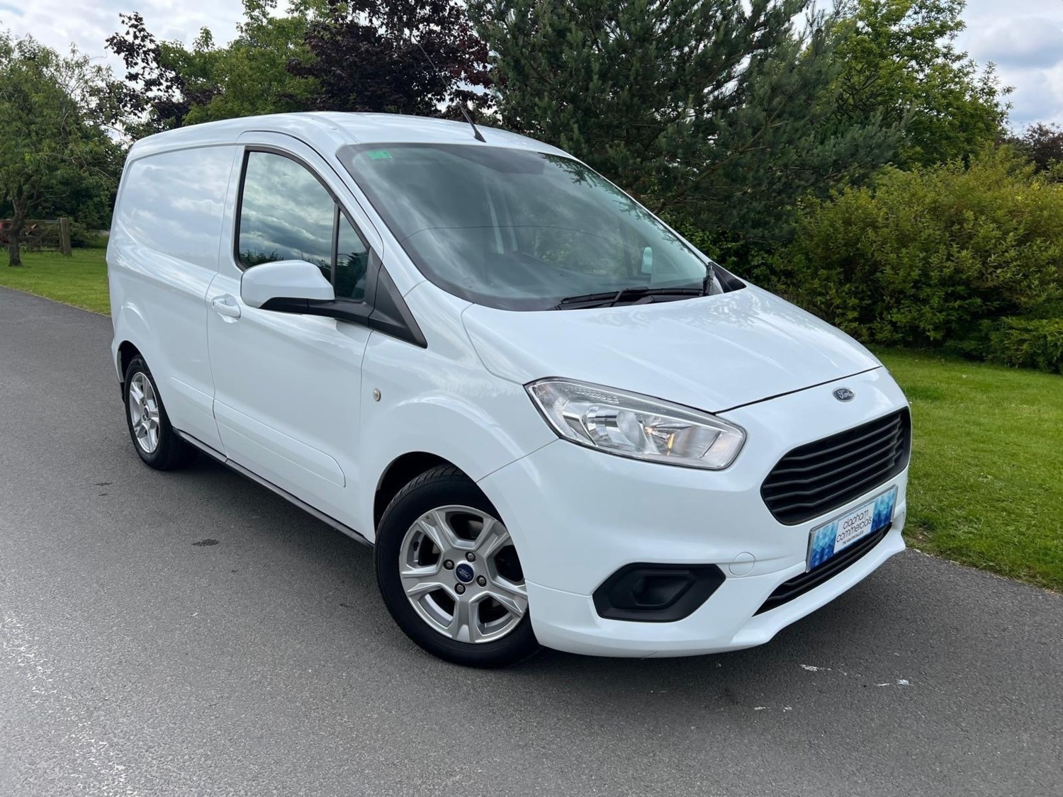 Ford Transit Courier Listing Image