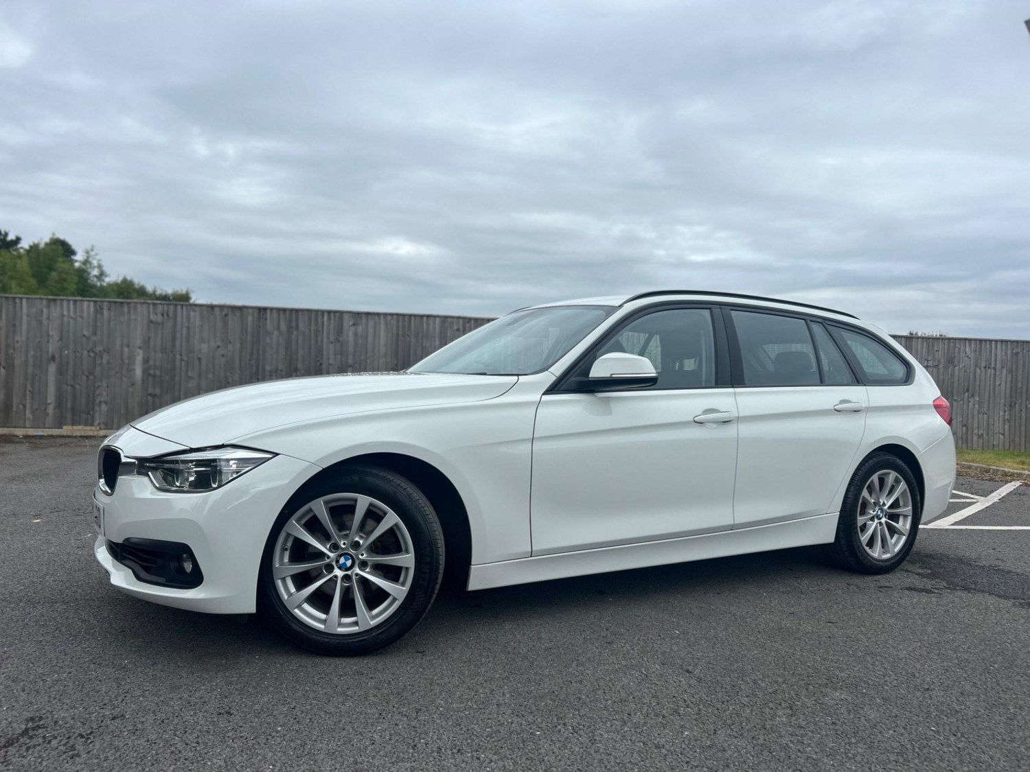 BMW 3 Series Listing Image