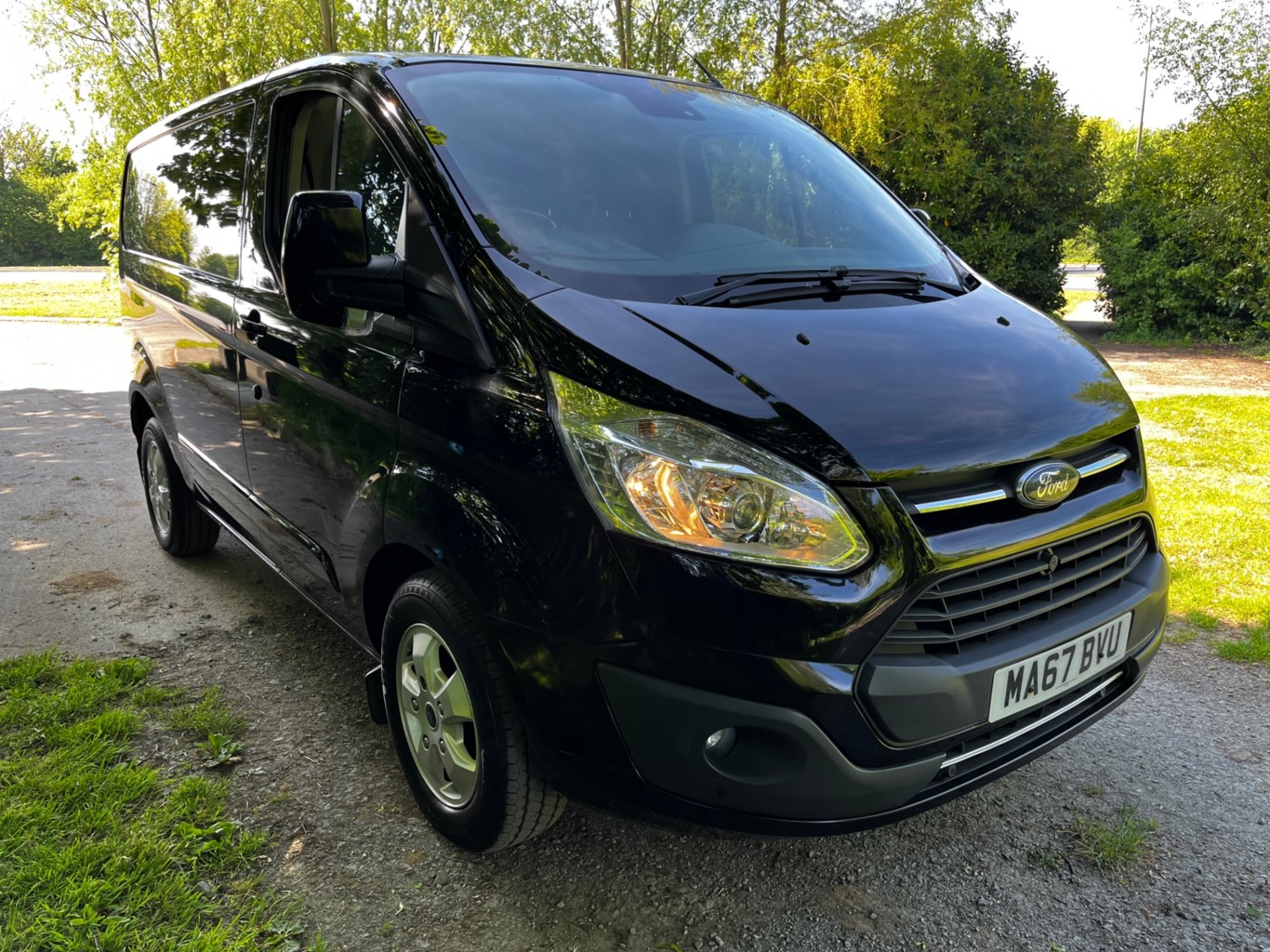 Ford Transit Custom Listing Image