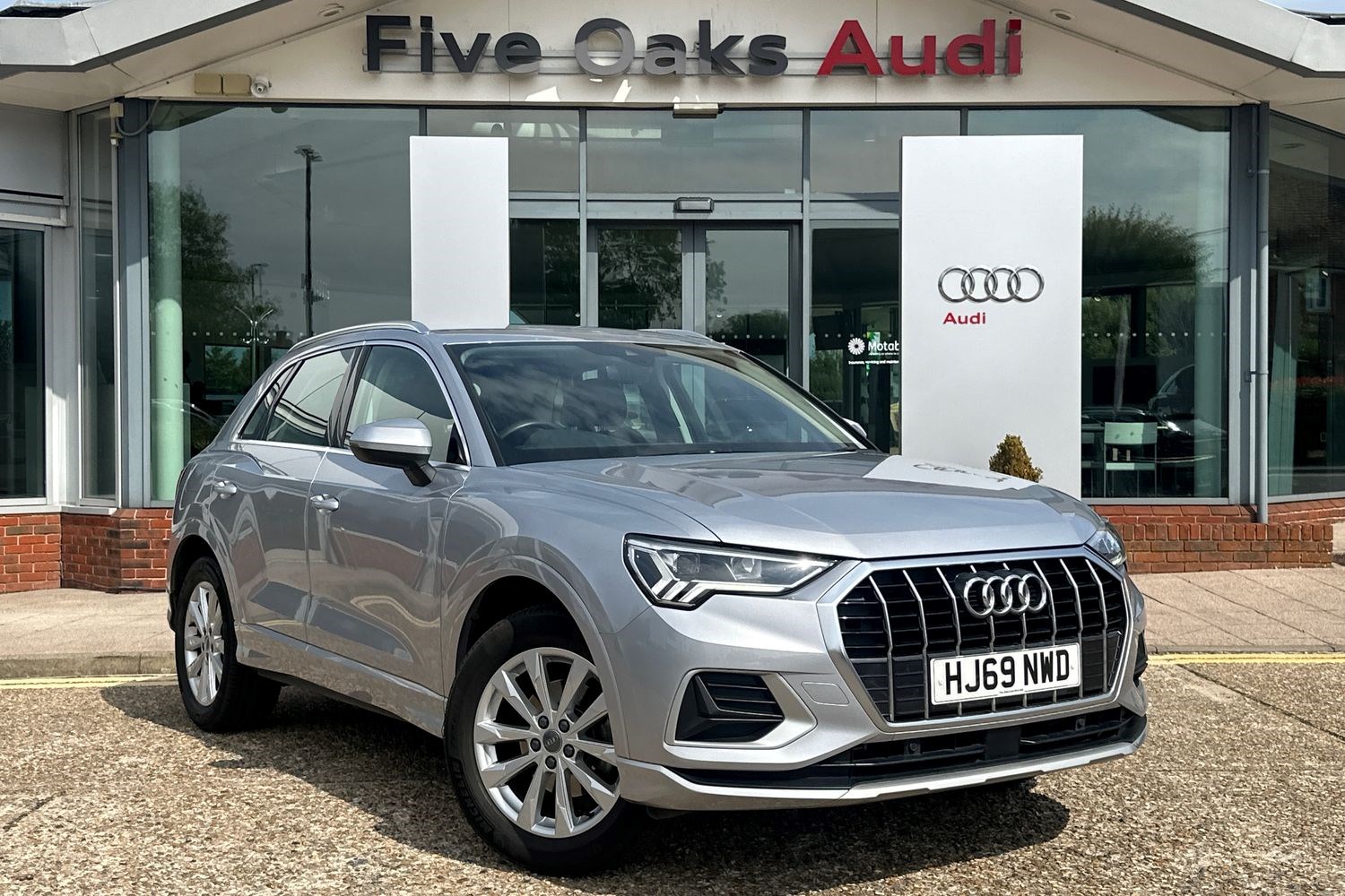 Audi Q3 Listing Image