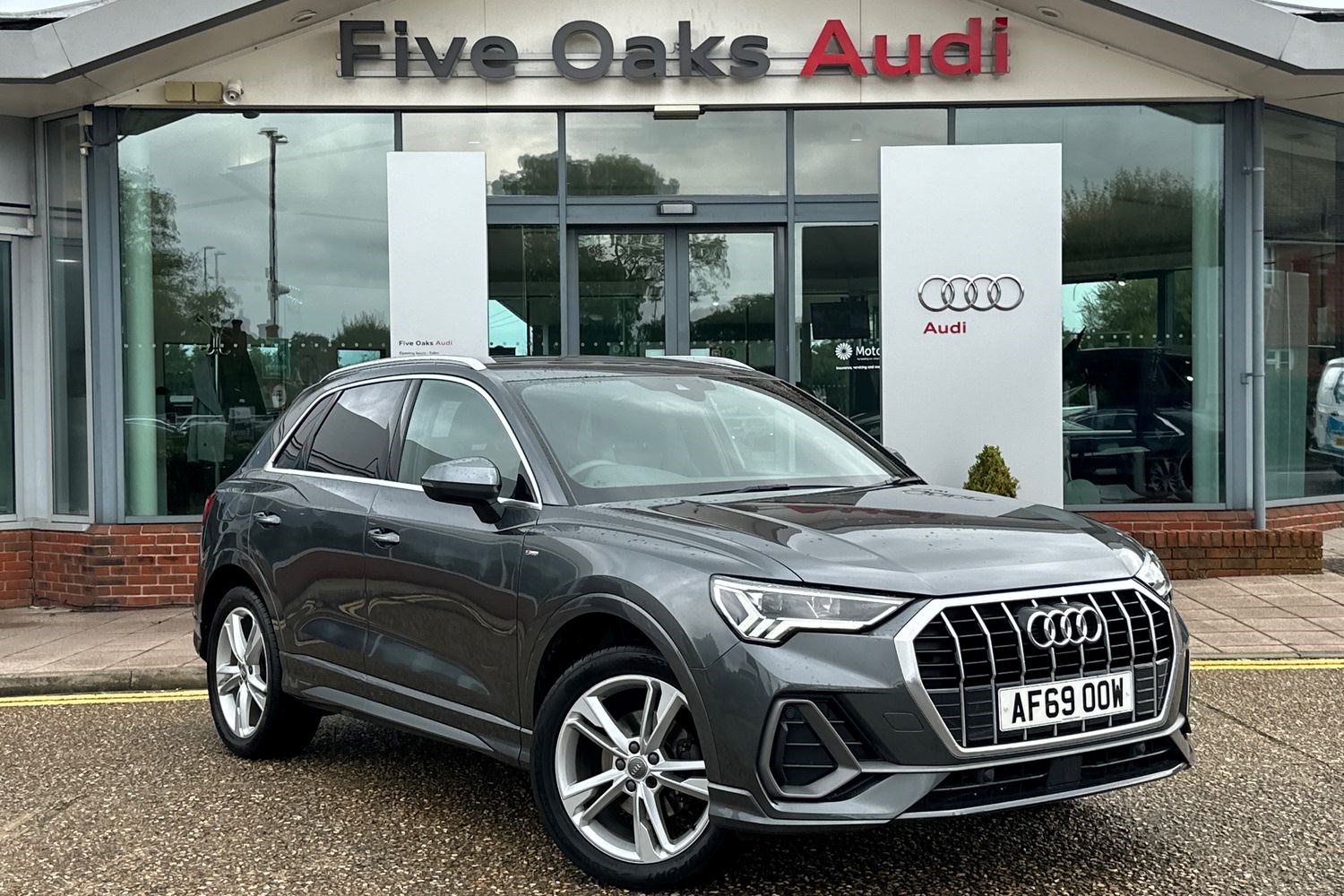 Audi Q3 Listing Image