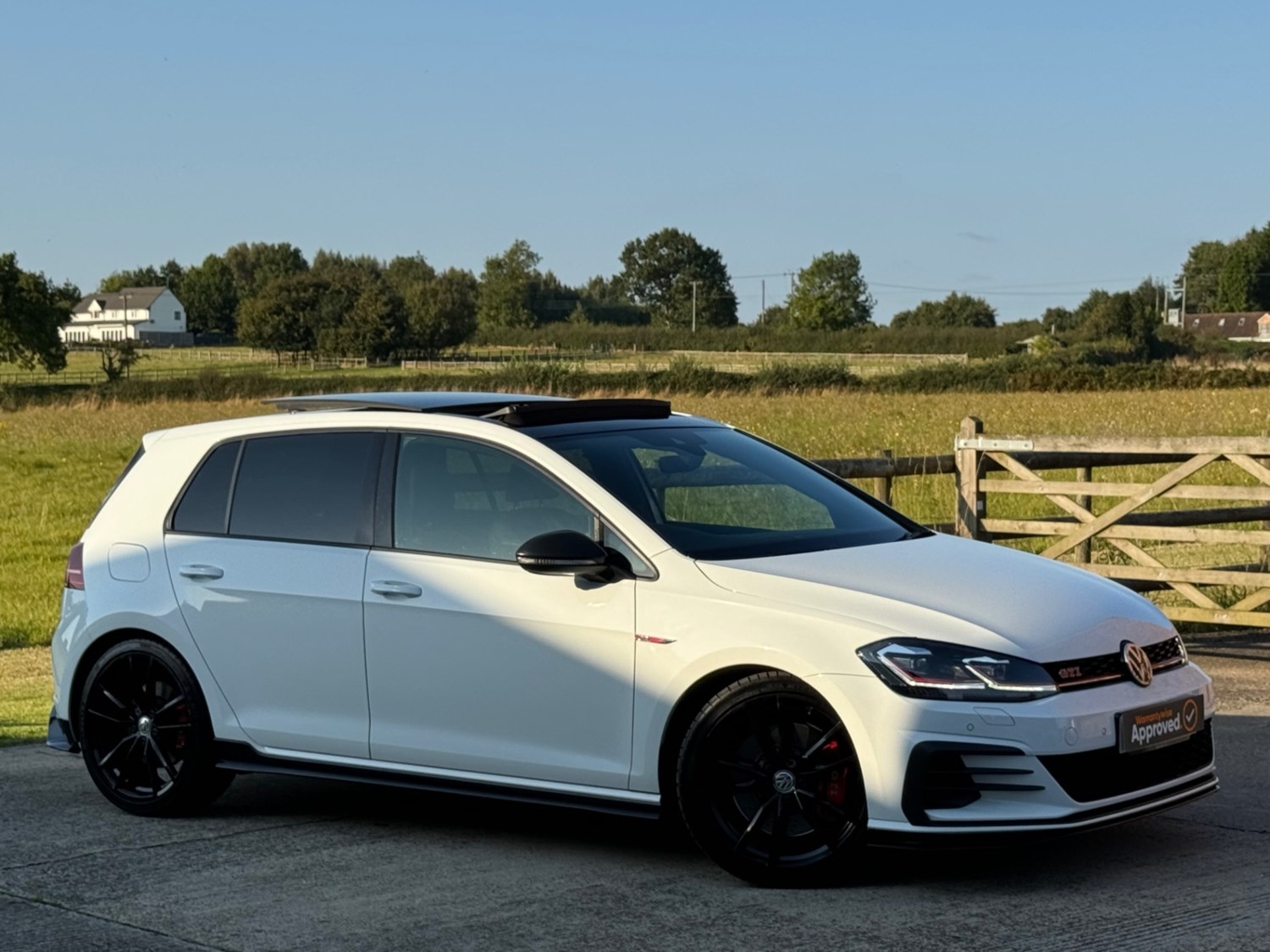 Volkswagen Golf Listing Image