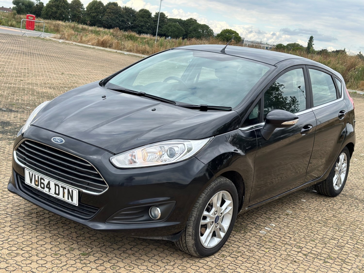 Ford Fiesta Listing Image