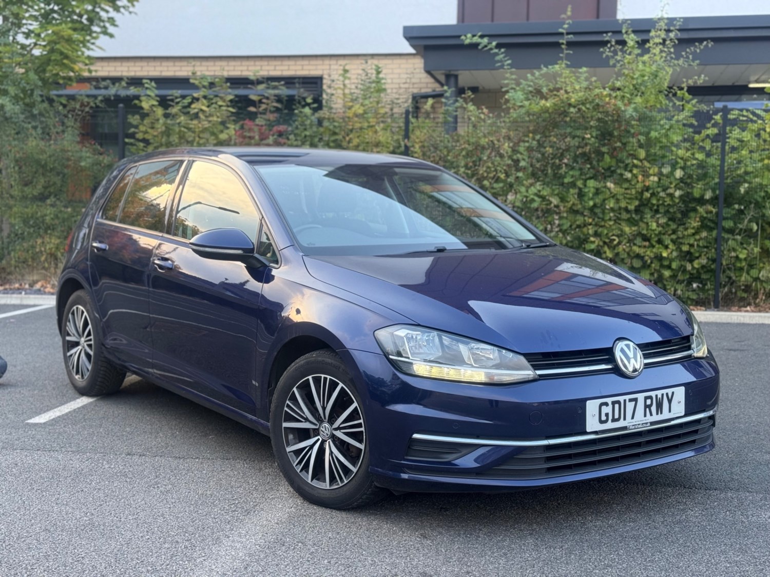 Volkswagen Golf Listing Image