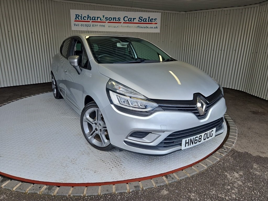 Renault Clio Listing Image