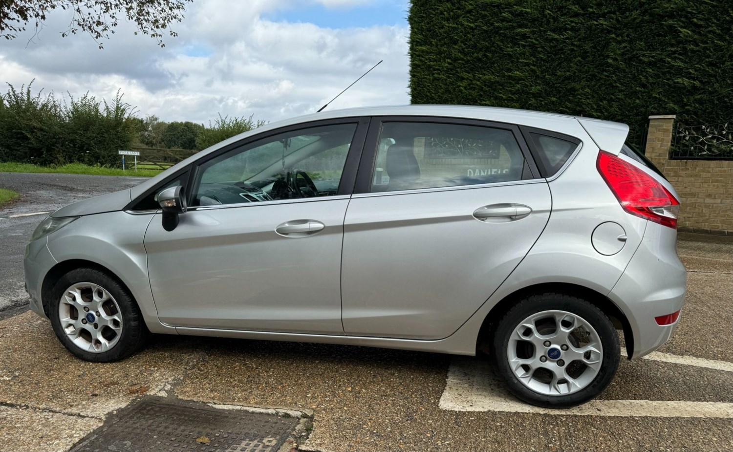 Ford Fiesta Listing Image