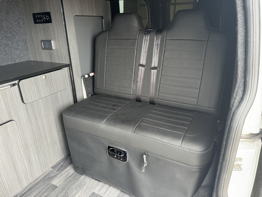 Ford Transit Custom Listing Image