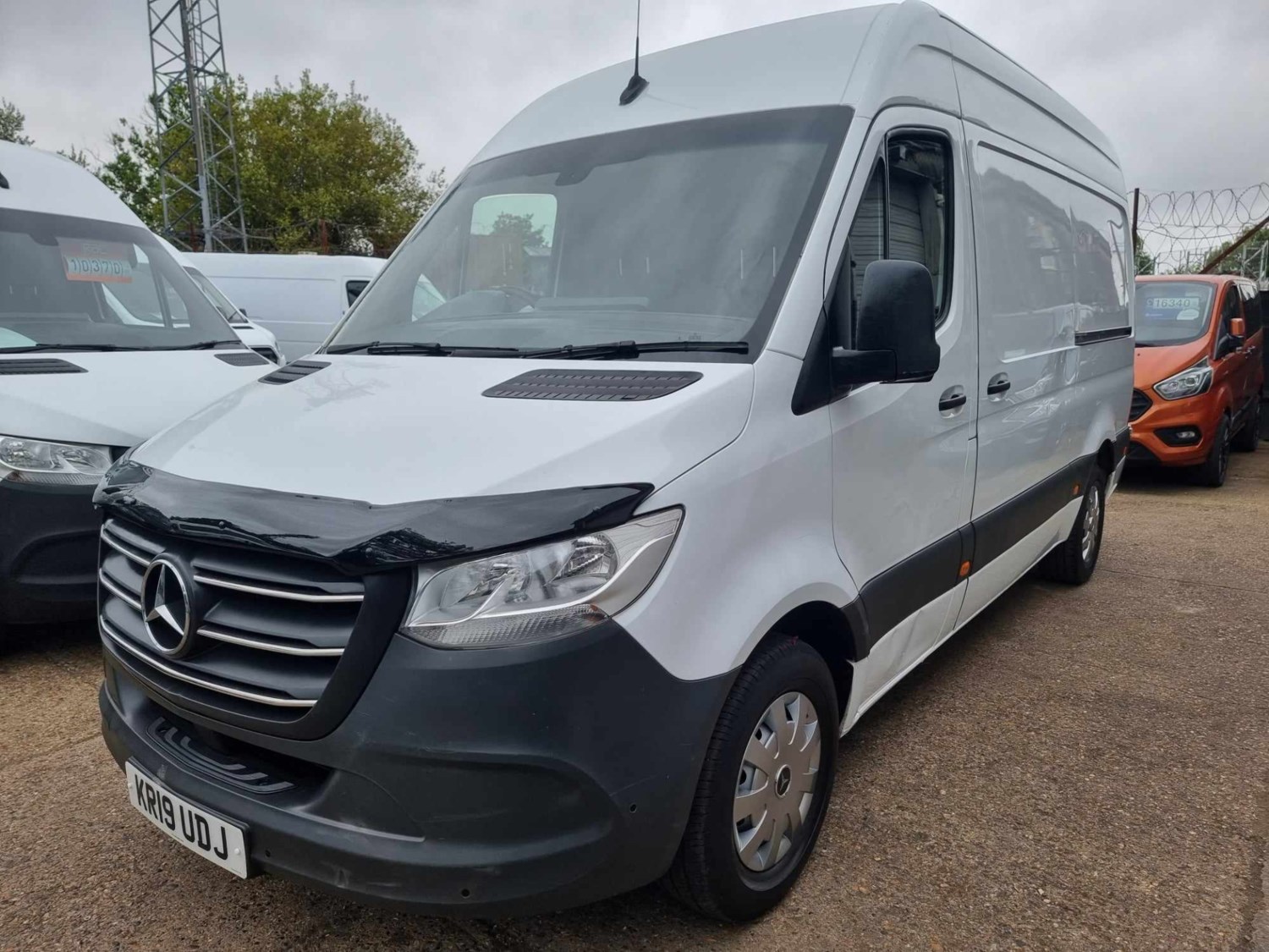 Mercedes-Benz Sprinter Listing Image