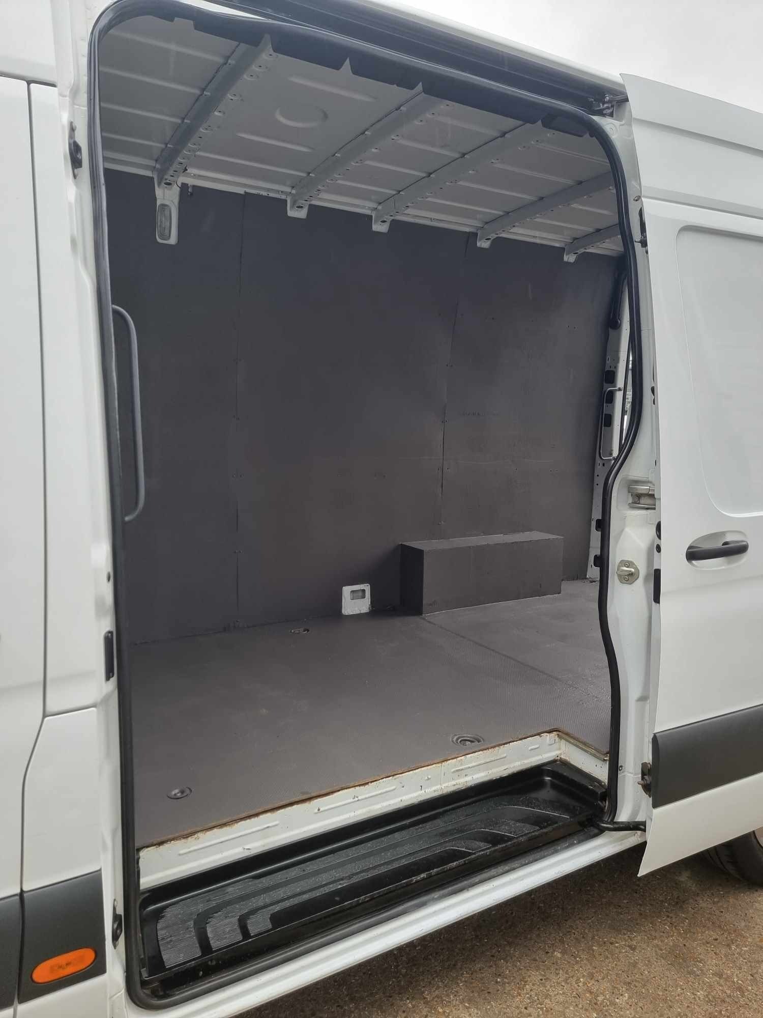 Mercedes-Benz Sprinter Listing Image