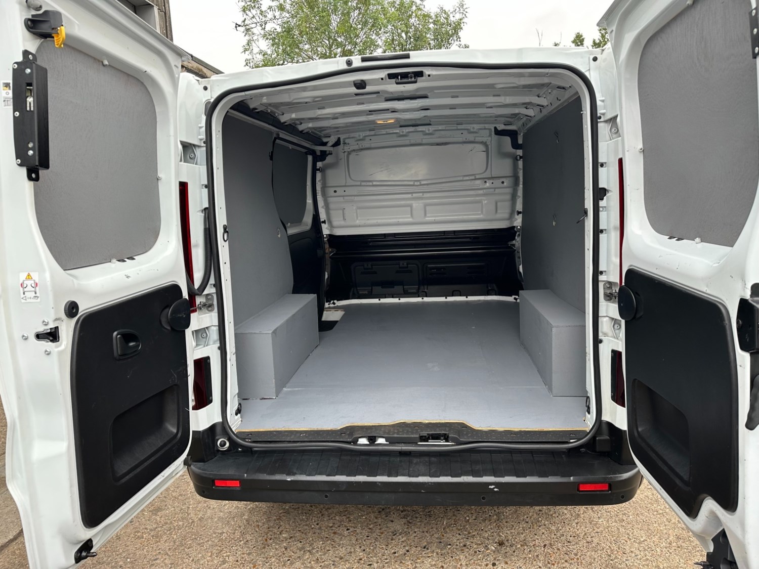 Renault Trafic Listing Image