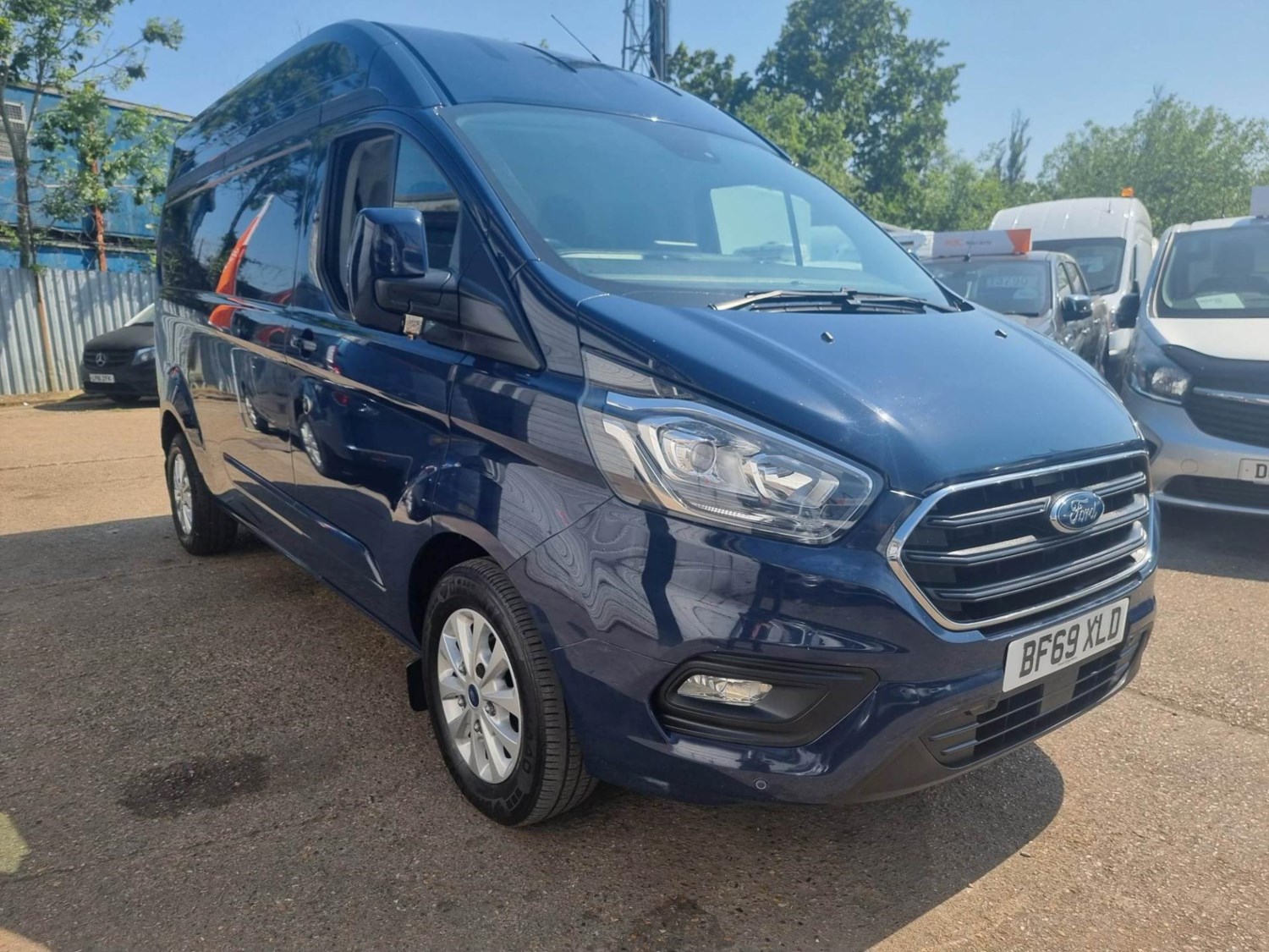 Ford Transit Custom Listing Image