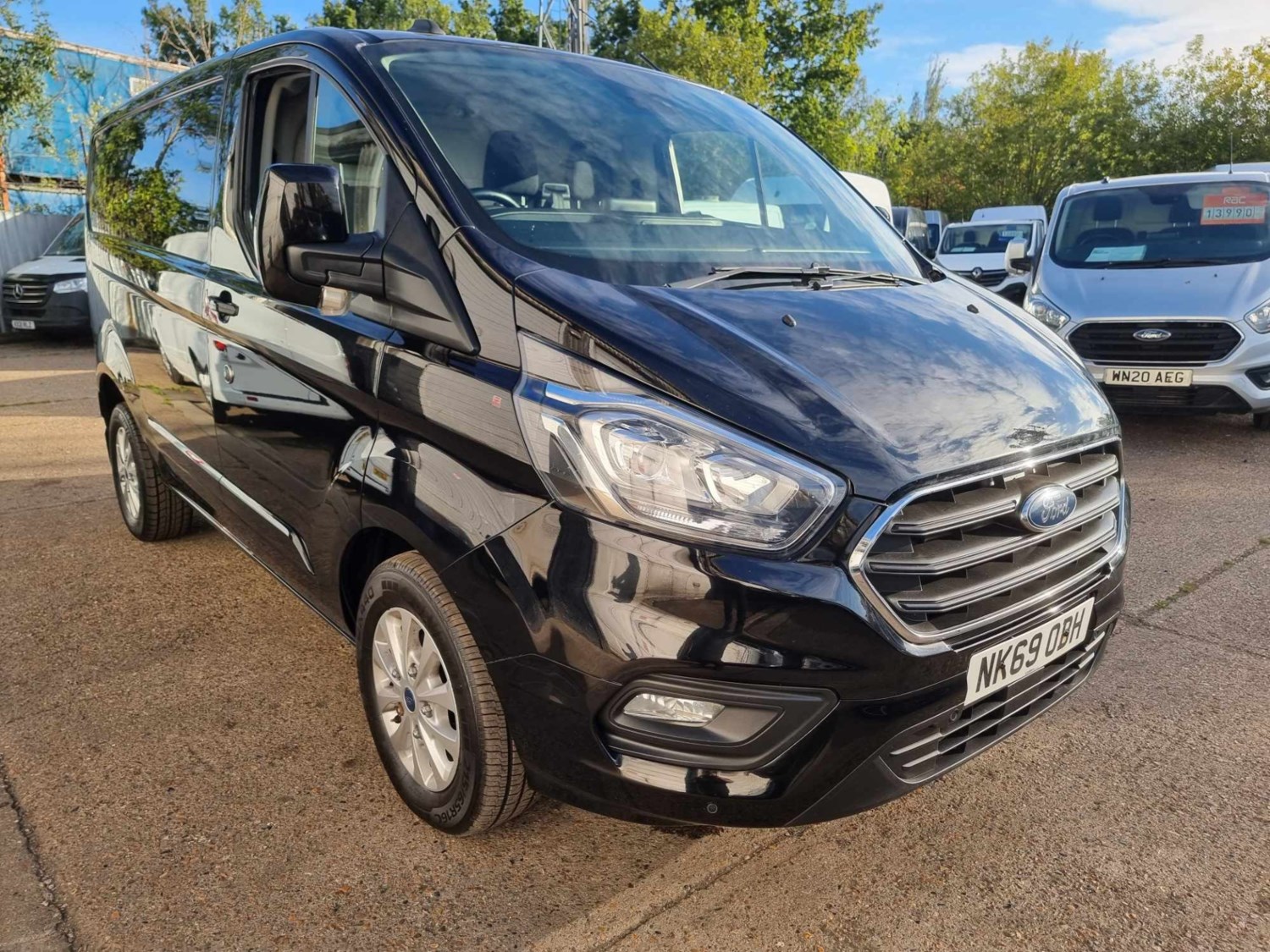 Ford Transit Custom Listing Image