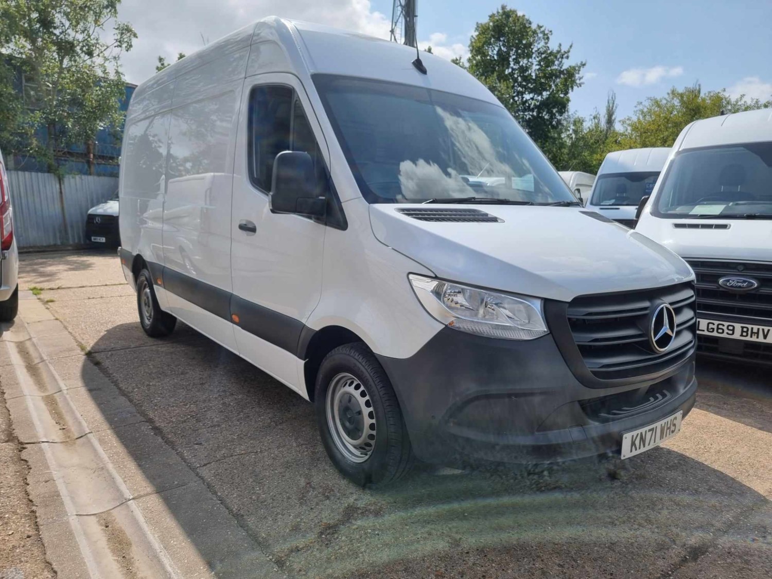 Mercedes-Benz Sprinter Listing Image