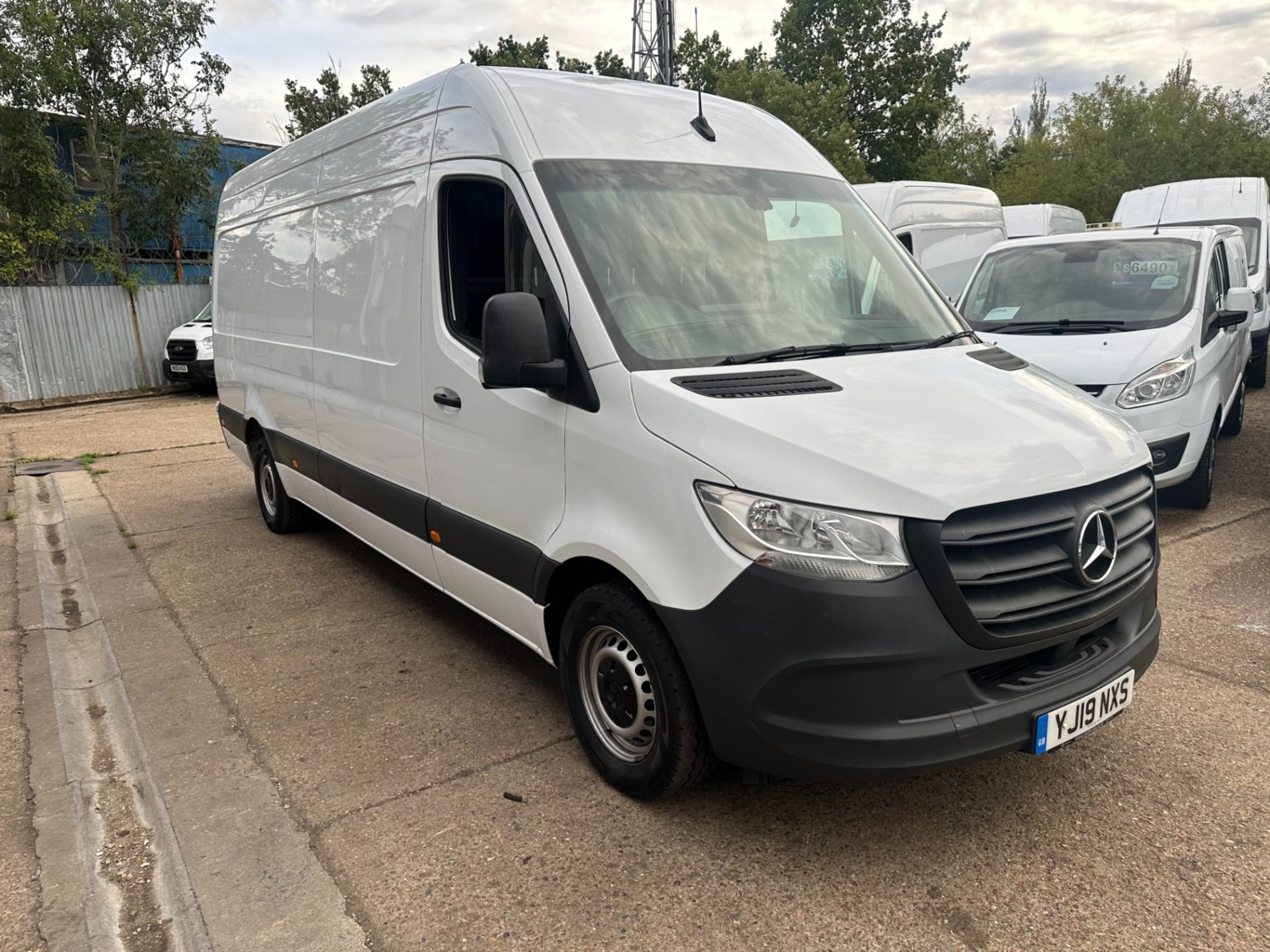 Mercedes-Benz Sprinter Listing Image