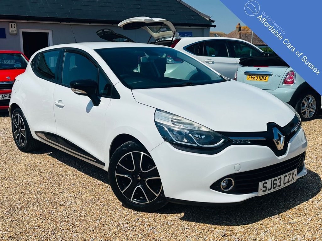 Renault Clio Listing Image