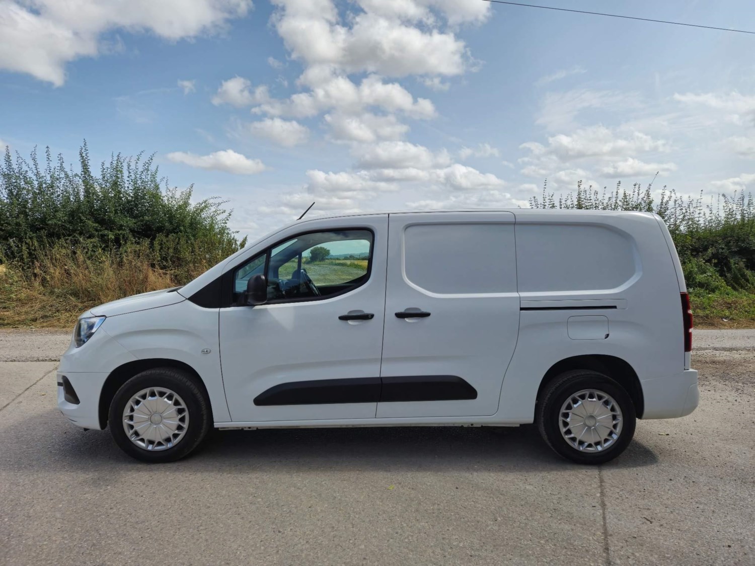 Vauxhall Combo Listing Image