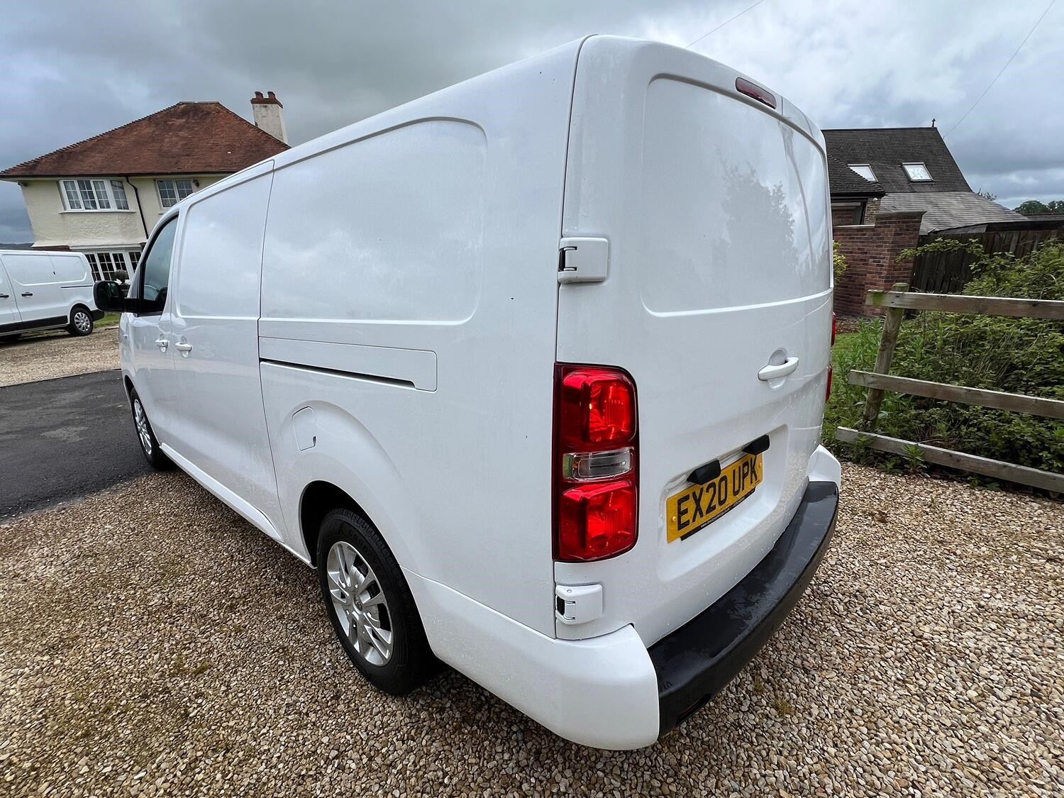 Vauxhall Vivaro Listing Image