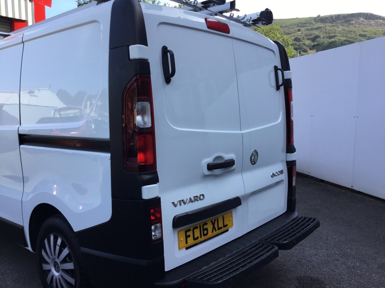 Vauxhall Vivaro Listing Image