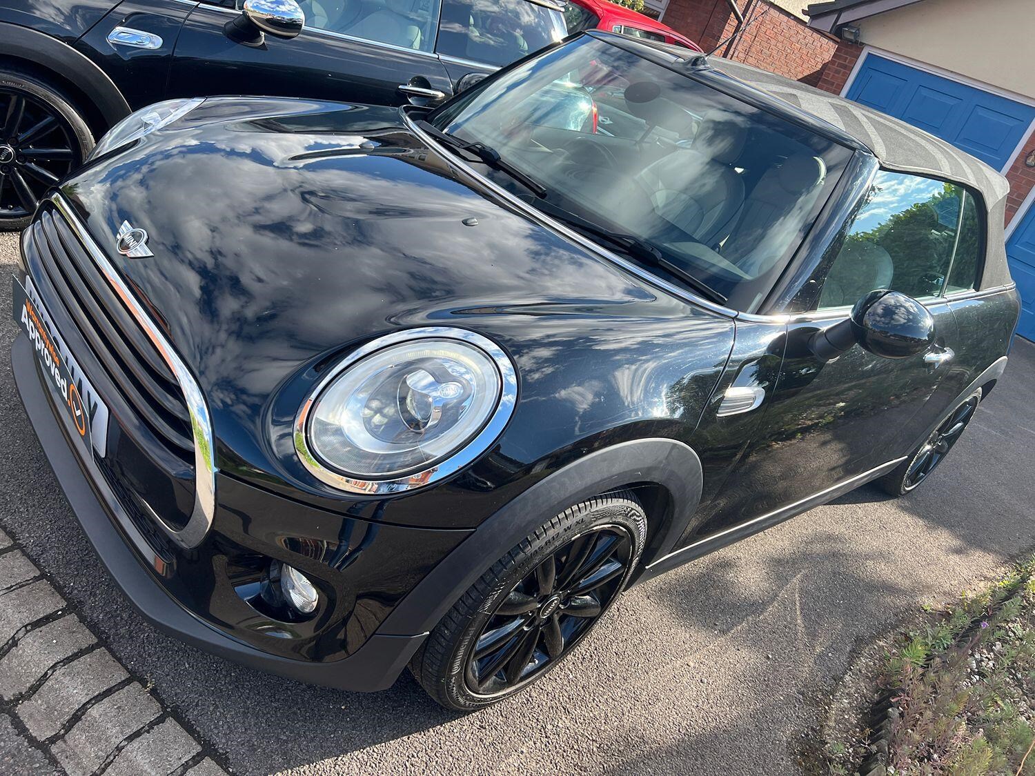 MINI Convertible Listing Image