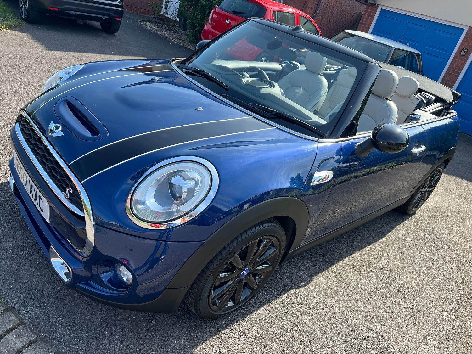 MINI Convertible Listing Image