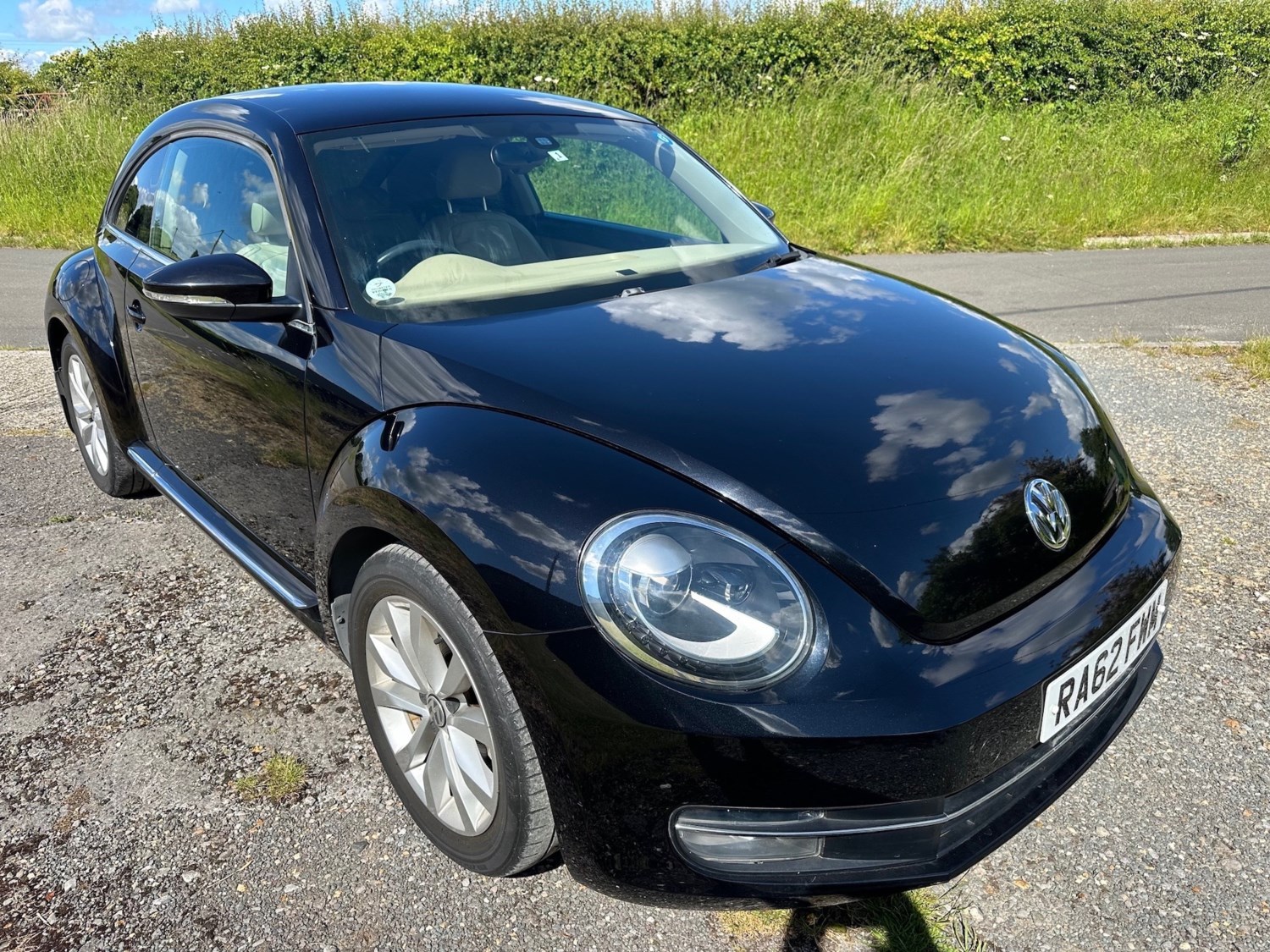 Volkswagen Beetle Listing Image