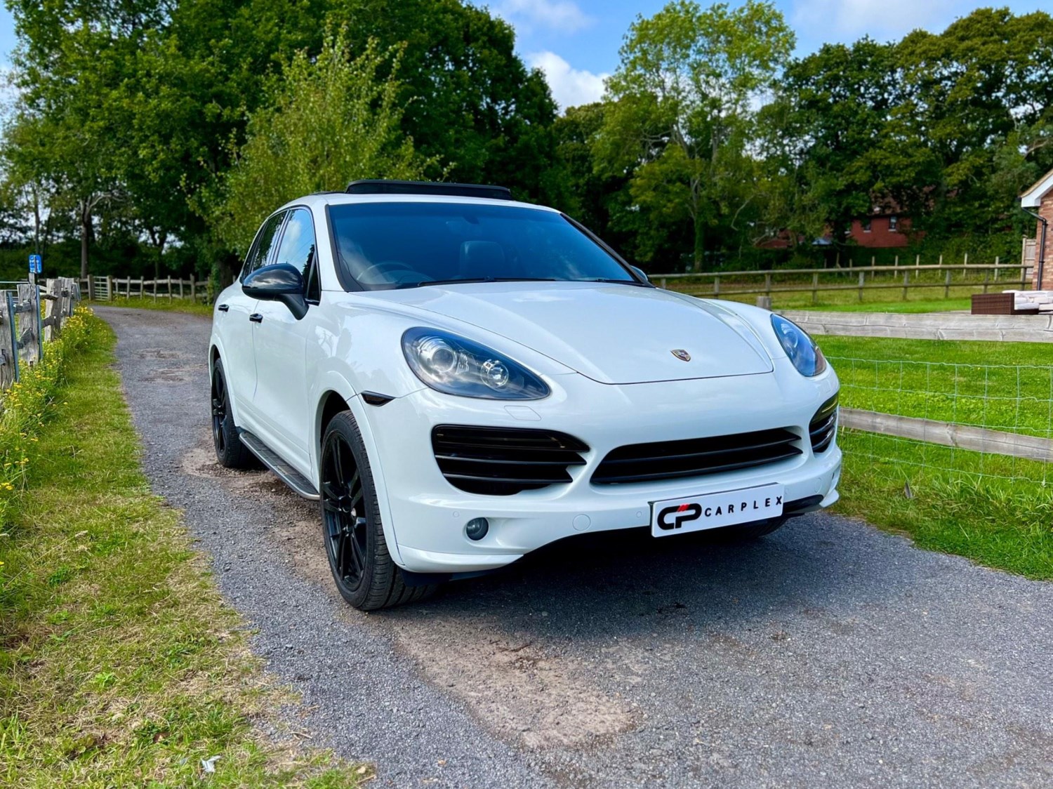 Porsche Cayenne Listing Image