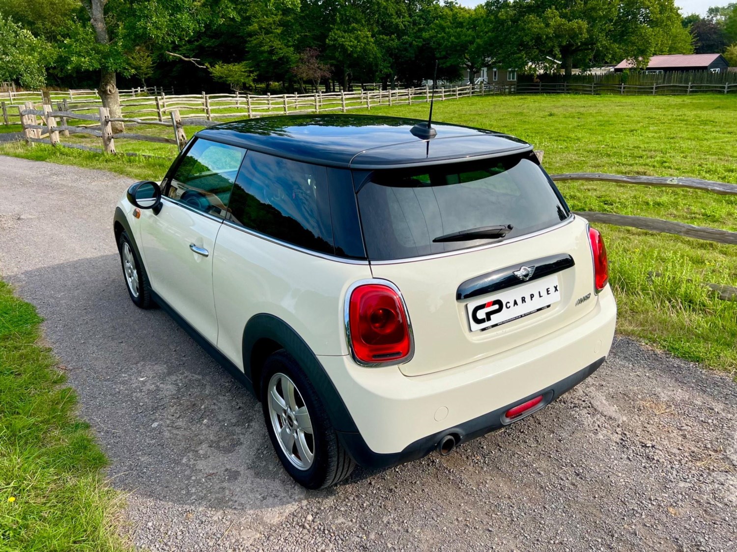 MINI Hatch Listing Image