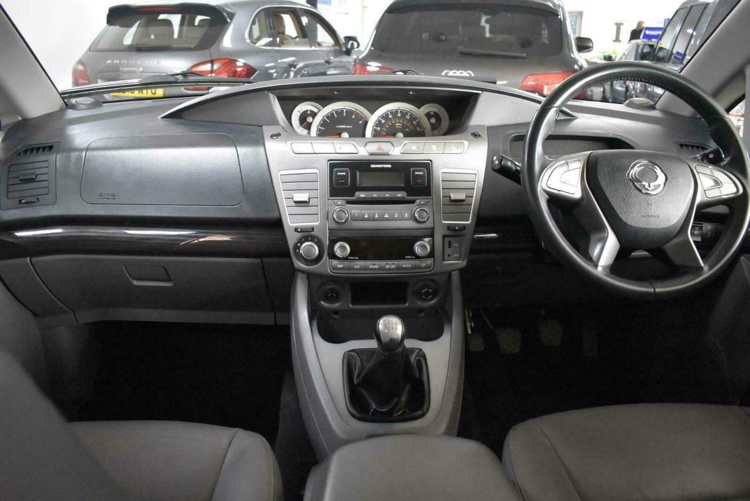 SsangYong Turismo Listing Image