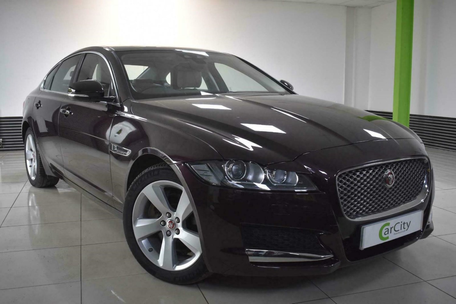 Jaguar XF Listing Image