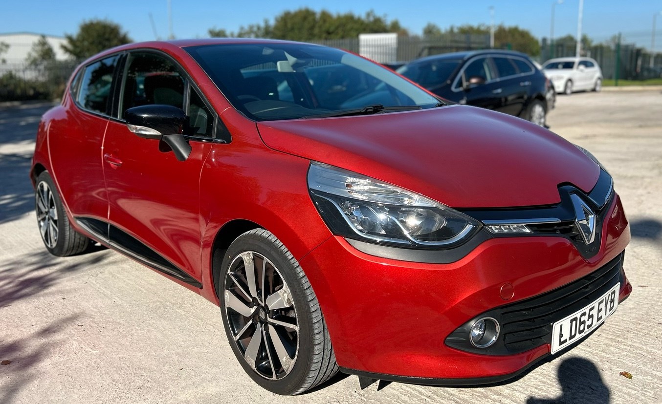 Renault Clio Listing Image