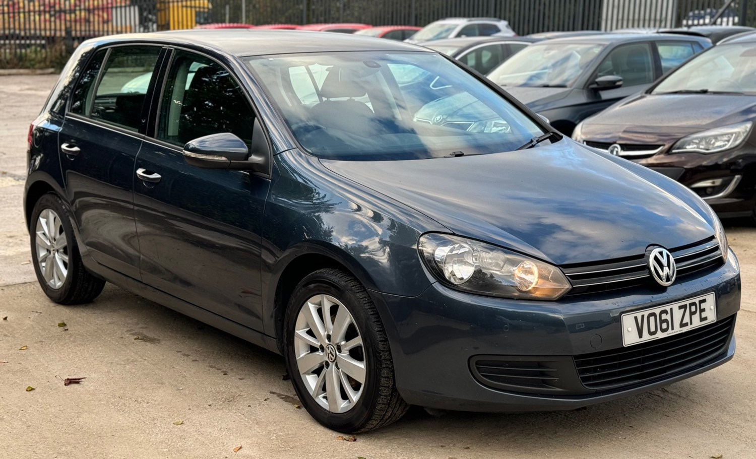 Volkswagen Golf Listing Image