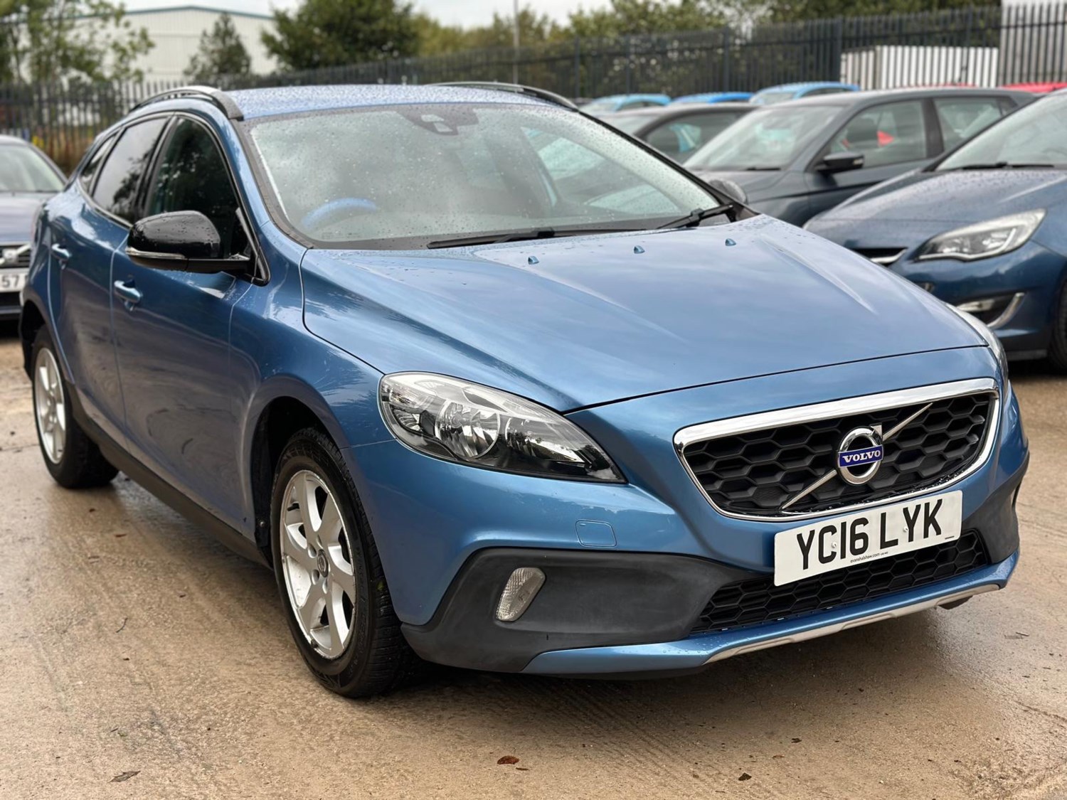 Volvo V40 Cross Country Listing Image