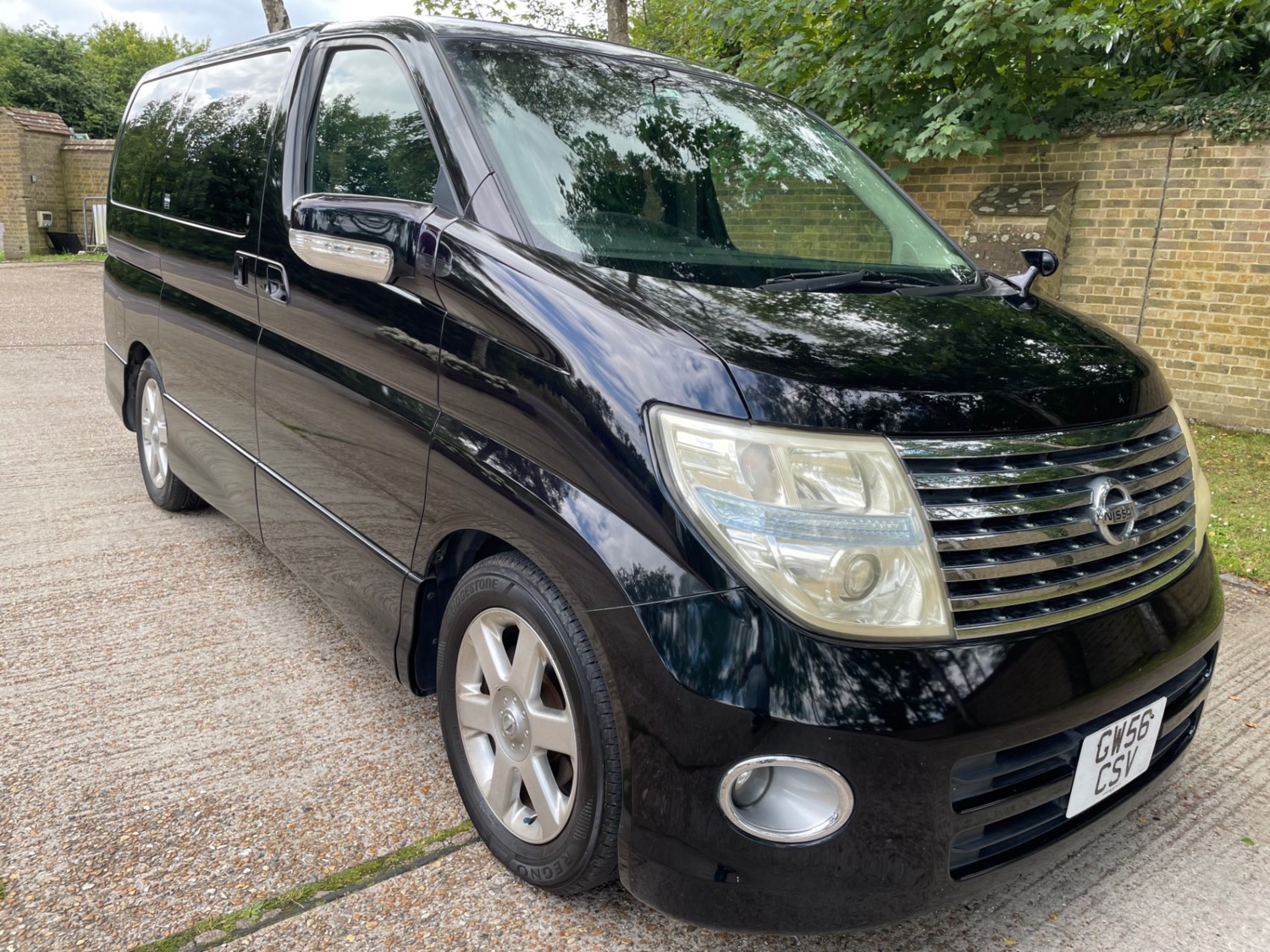 Nissan Elgrand Listing Image