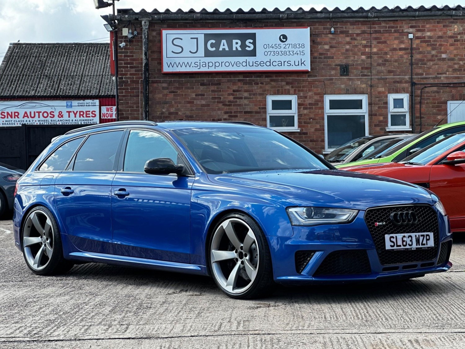 Audi RS4 Listing Image